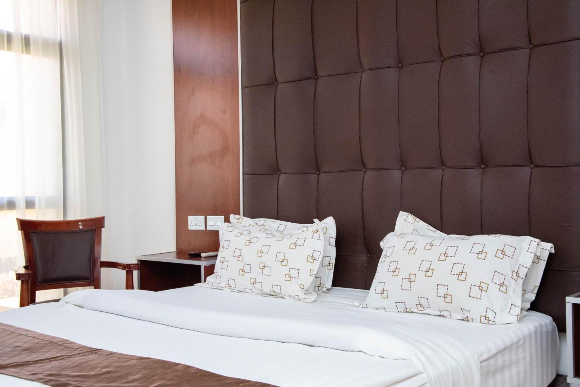 Mika Hotel Kabulonga Лусака Екстер'єр фото