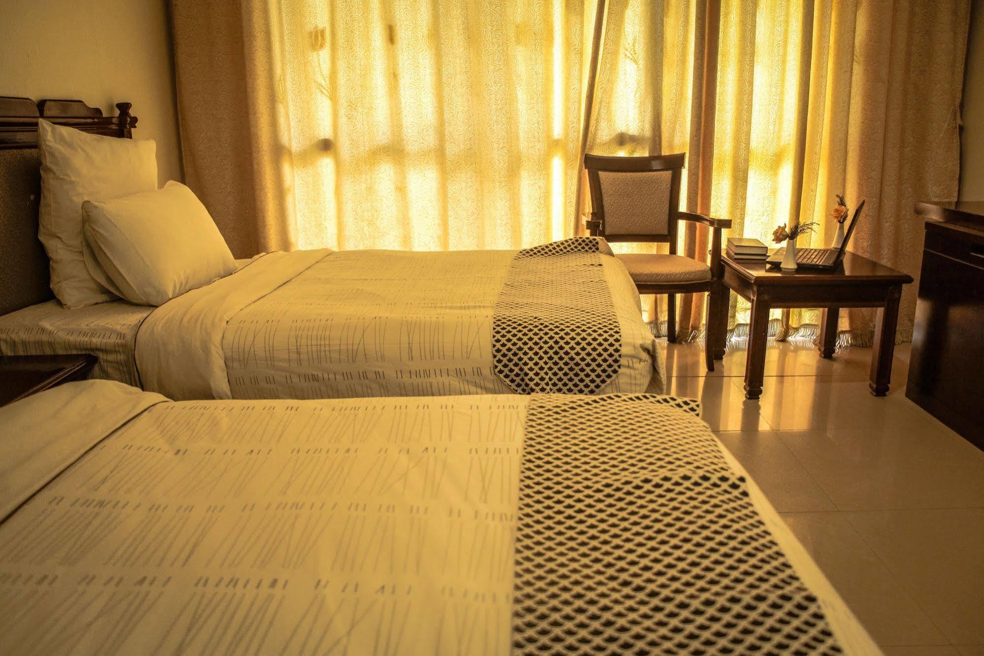 Mika Hotel Kabulonga Лусака Екстер'єр фото